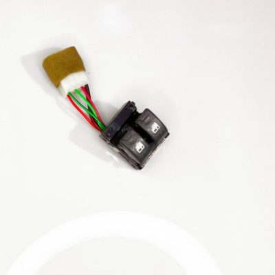 IMG_20250923_192350_407-400x400-1.jpg کلید شیشه بالابر دو پل ساینا - Image 1